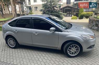 Хэтчбек Ford Focus 2010 в 