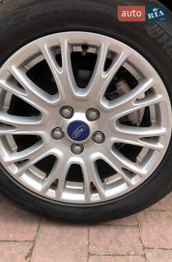 Универсал Ford Focus 2013 в 