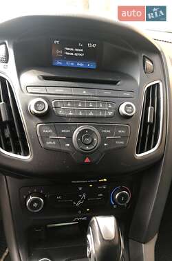 Хэтчбек Ford Focus 2015 в 