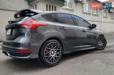 Хэтчбек Ford Focus 2017 в 