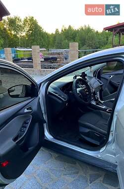 Седан Ford Focus 2012 в 