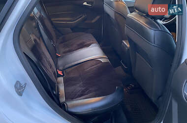 Седан Ford Focus 2015 в 