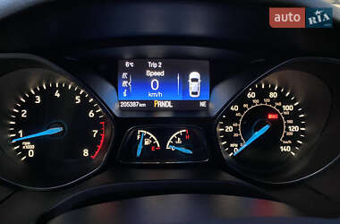 Седан Ford Focus 2015 в 