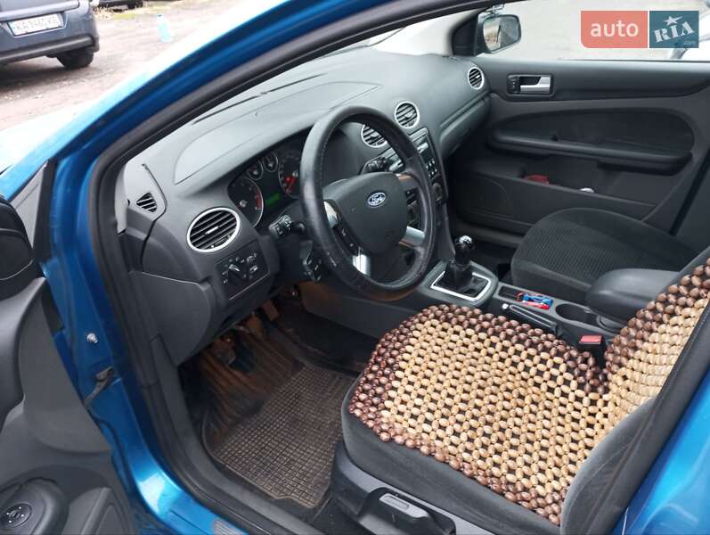 Хэтчбек Ford Focus 2006 в Киеве