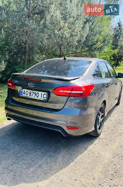 Седан Ford Focus 2015 в Ужгороді