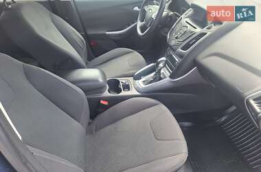 Хэтчбек Ford Focus 2012 в 