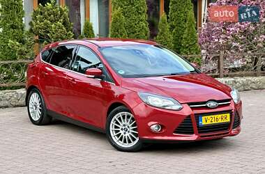 Хэтчбек Ford Focus 2011 в 