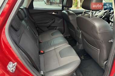 Хэтчбек Ford Focus 2011 в 