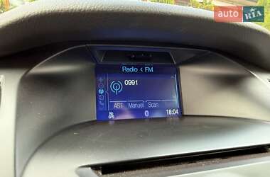 Хэтчбек Ford Focus 2011 в 
