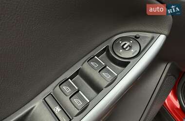 Хэтчбек Ford Focus 2011 в 