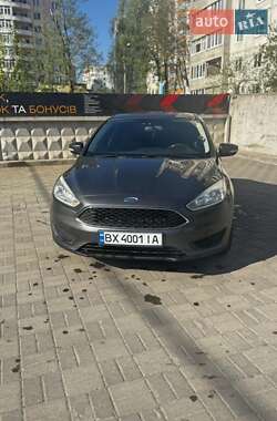 Хэтчбек Ford Focus 2015 в 