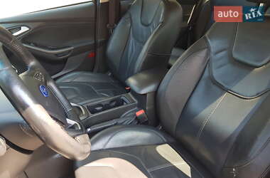 Седан Ford Focus 2016 в 