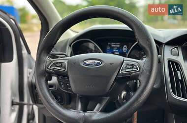 Седан Ford Focus 2017 в 