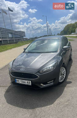 Хэтчбек Ford Focus 2015 в Львове