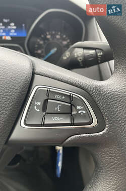 Седан Ford Focus 2017 в 