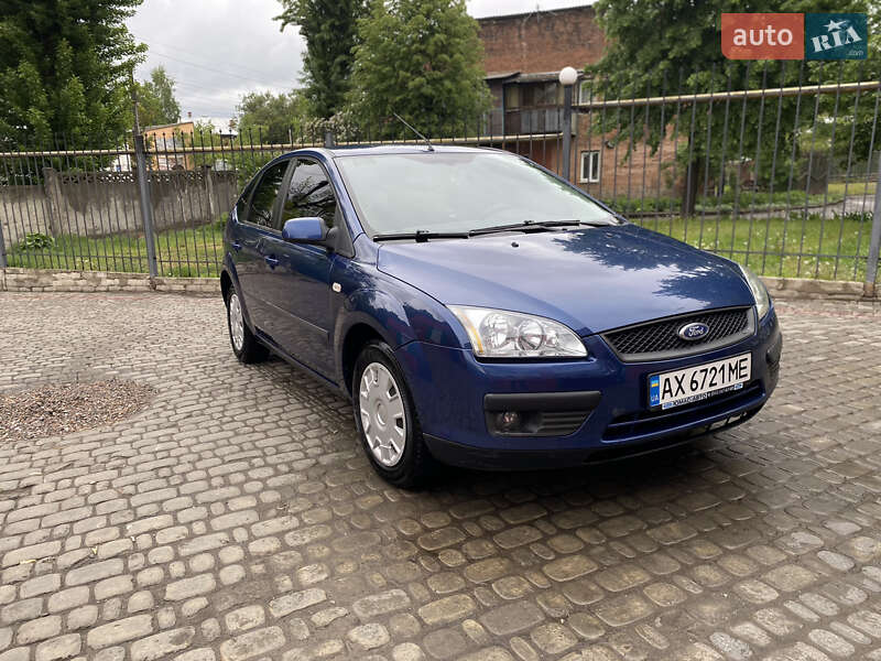 Хэтчбек Ford Focus 2007 в 