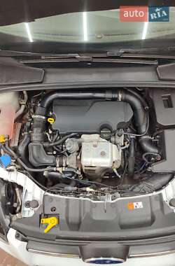 Хетчбек Ford Focus 2013 в 