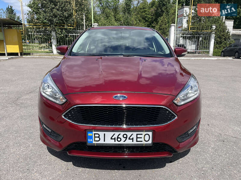 Хэтчбек Ford Focus 2015 в 