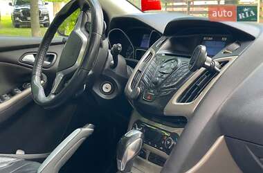 Хэтчбек Ford Focus 2012 в 