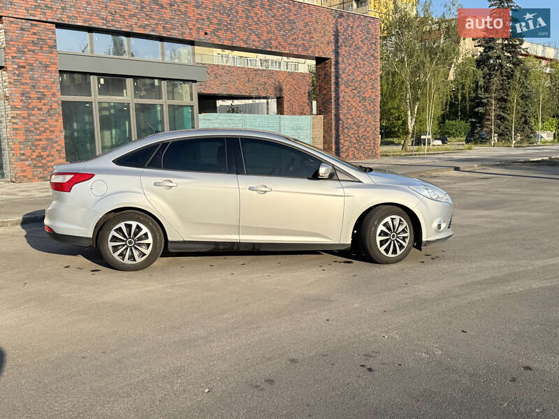 Седан Ford Focus 2013 в Днепре
