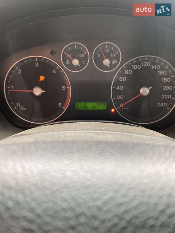 Хэтчбек Ford Focus 2007 в Киеве
