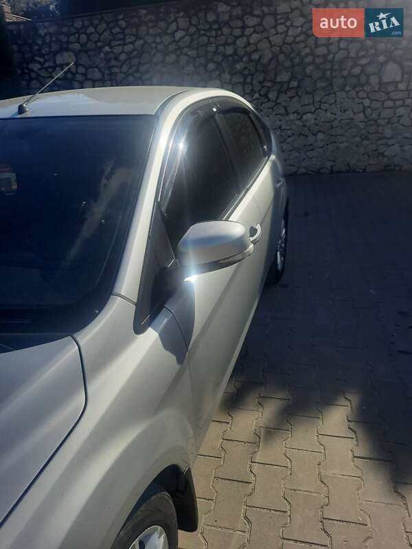 Хэтчбек Ford Focus 2009 в Волочиске