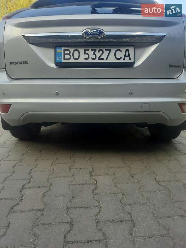 Хэтчбек Ford Focus 2009 в Волочиске