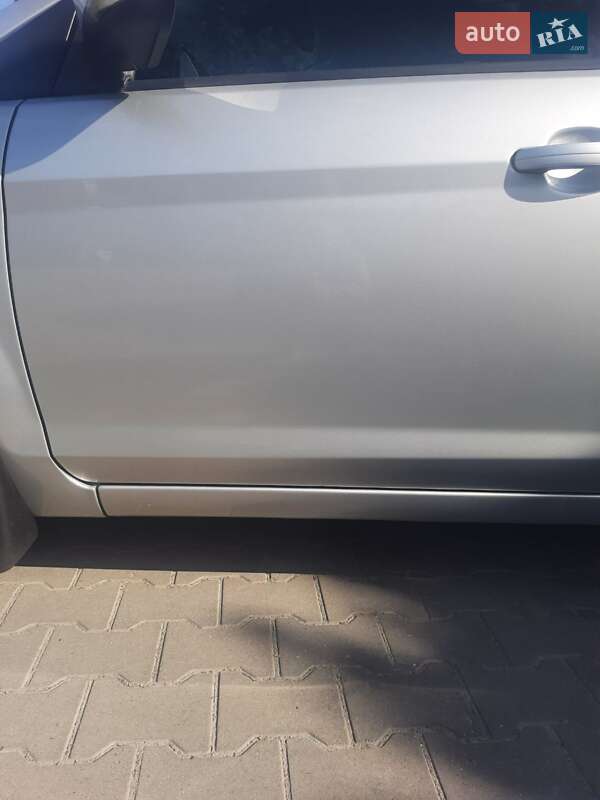 Хэтчбек Ford Focus 2009 в Волочиске