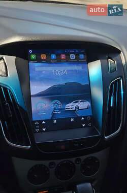 Седан Ford Focus 2013 в 