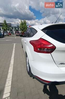 Хэтчбек Ford Focus 2016 в 