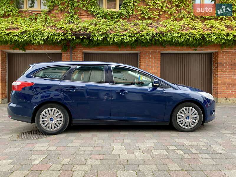 Универсал Ford Focus 2011 в 
