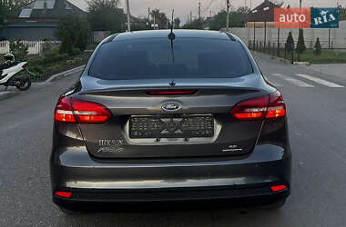 Седан Ford Focus 2015 в 