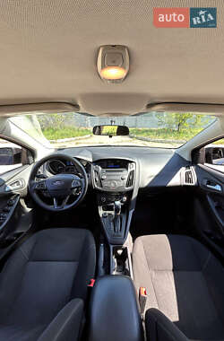 Седан Ford Focus 2015 в 