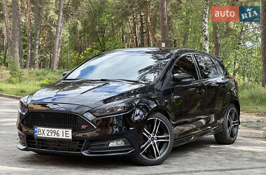 Хэтчбек Ford Focus 2016 в Нетешине
