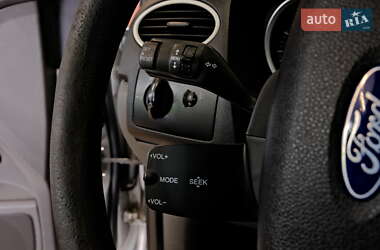 Седан Ford Focus 2009 в 