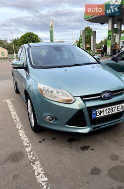Хэтчбек Ford Focus 2011 в Глухове