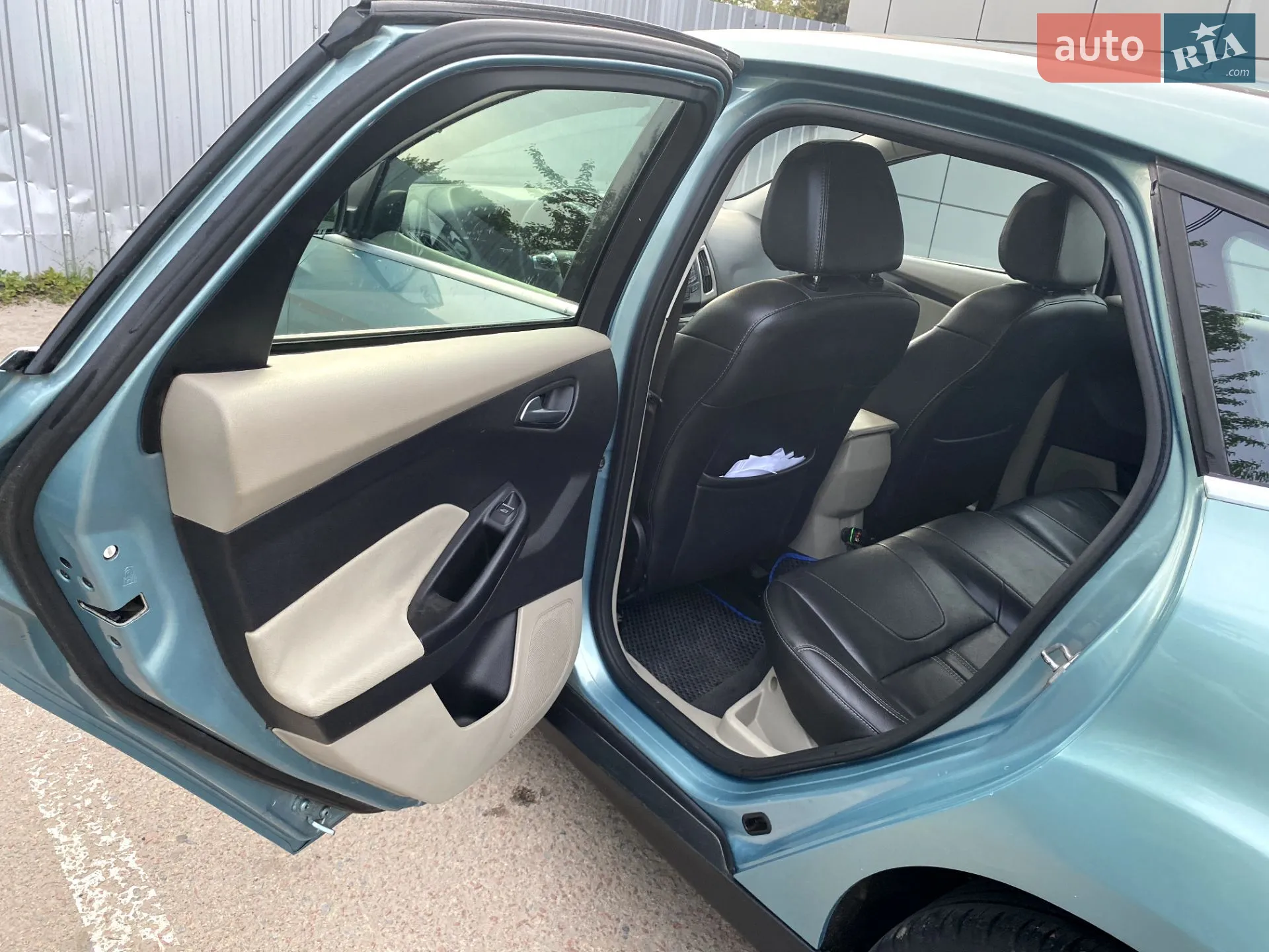 2011 Ford Focus - мініатюра 11