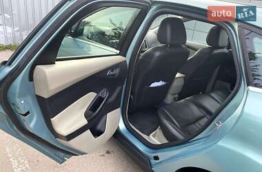 Хэтчбек Ford Focus 2011 в 
