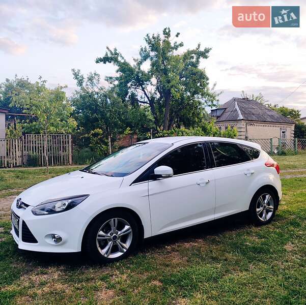 Хетчбек Ford Focus 2013 в Синельниковому