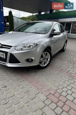Хетчбек Ford Focus 2011 в 