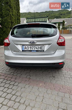 Хетчбек Ford Focus 2011 в 