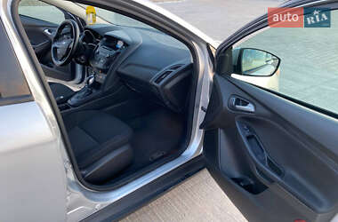 Хетчбек Ford Focus 2015 в 
