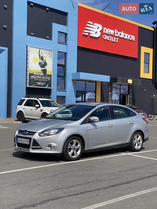 Седан Ford Focus 2013 в 