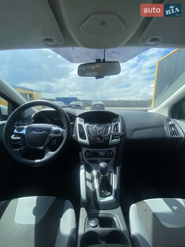 Седан Ford Focus 2013 в Софиевской Борщаговке