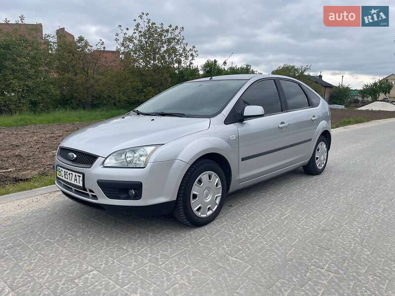 Хэтчбек Ford Focus 2006 в 