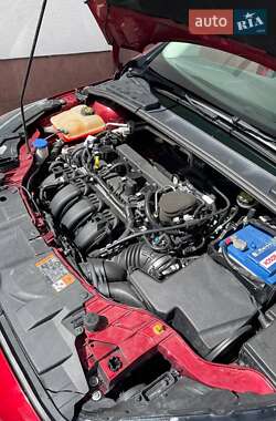 Седан Ford Focus 2015 в 