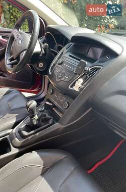 Седан Ford Focus 2015 в 