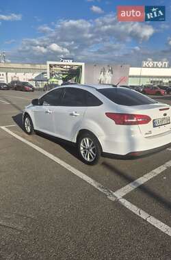 Седан Ford Focus 2015 в 