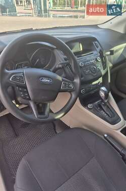 Седан Ford Focus 2015 в 