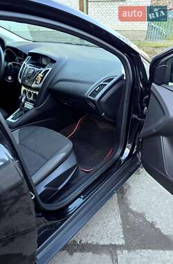 Хэтчбек Ford Focus 2013 в 